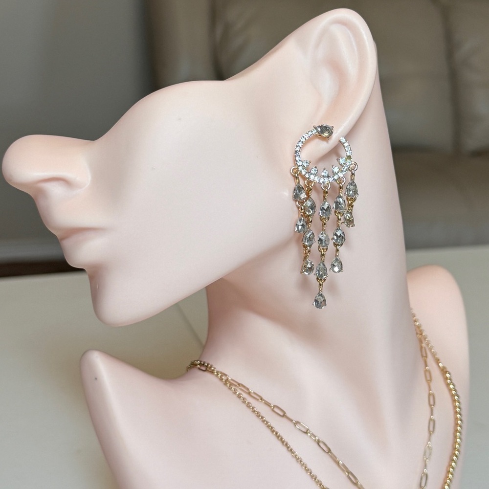 ⚜️ Elegant Gold and Clear Crystal Dangle Earrings